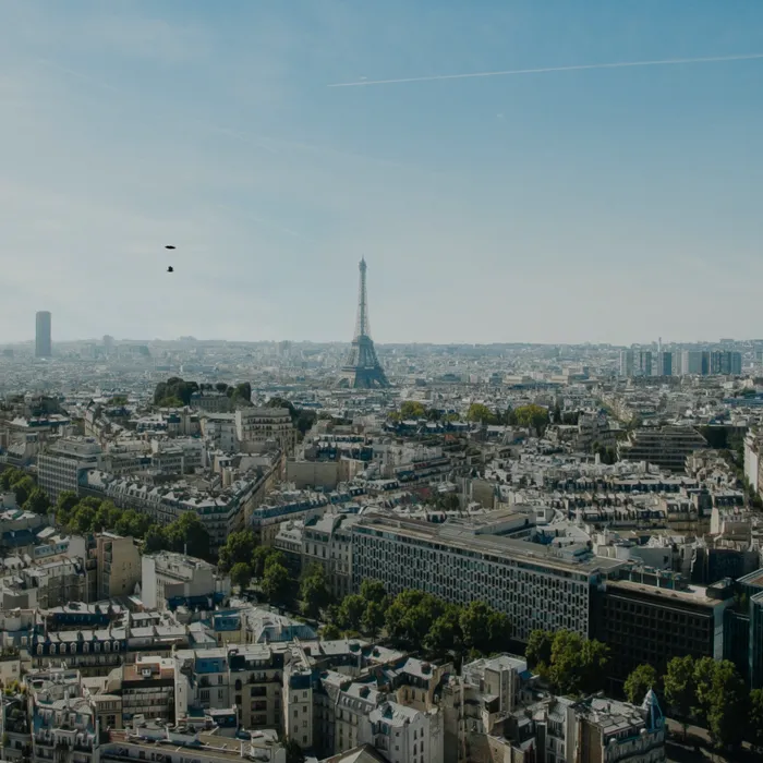 4K Paris Parallax - Dynamic Theme